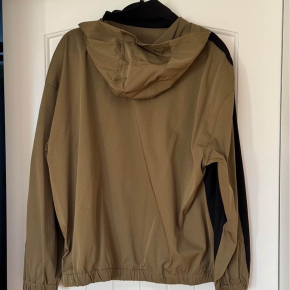 Oak and fort two toned windbreaker size medium - Picture 2 of 3